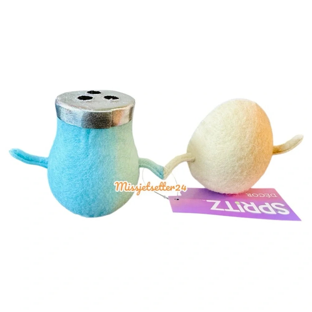 NWT Spritz Target Felt Egg and Salt Duo Easter Figurine